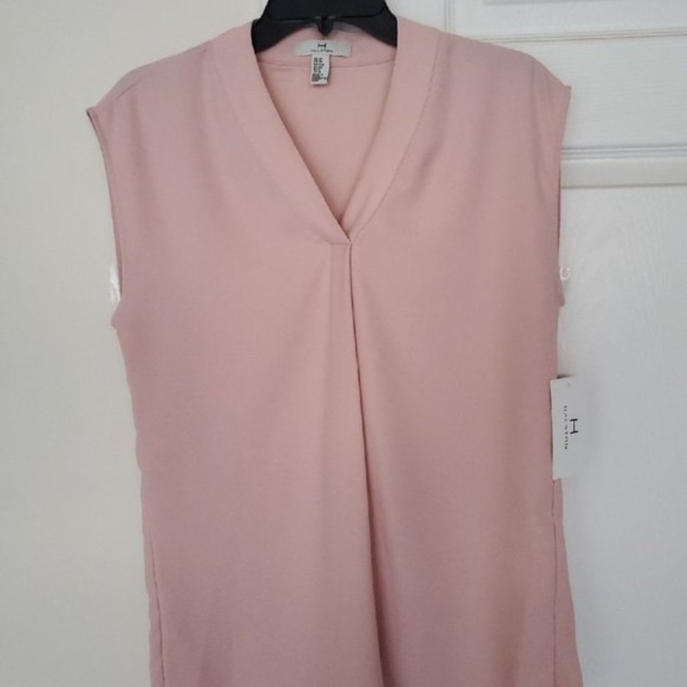 NWT HALSTON V-Neck Extended Shoulder Pink Blouse - XS, NWT.